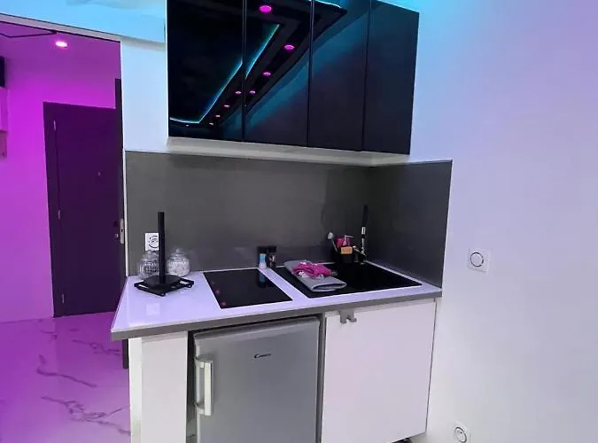 24 Tropic Deluxe アグド